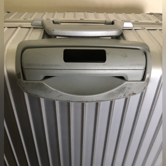 RIMOWA Cabin and Check in Medium. - Picture 5 of 16